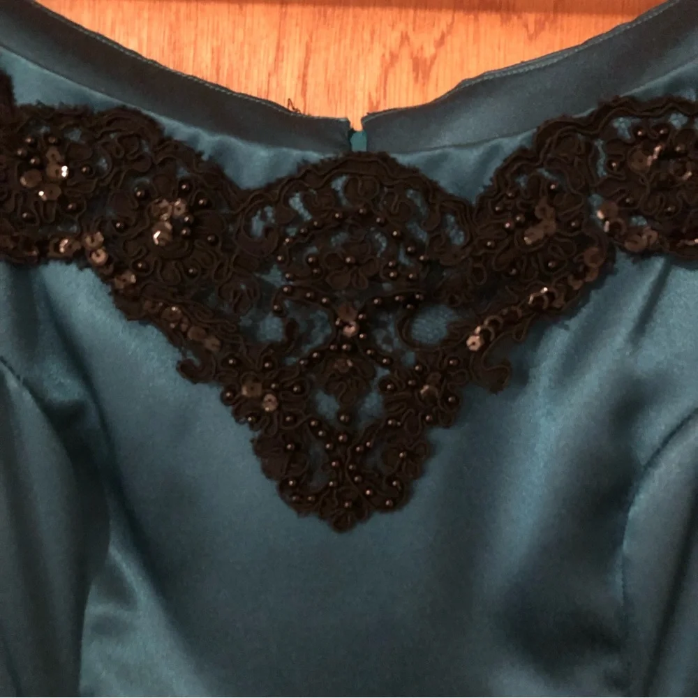 Formal Green Dress with Black Beaded Collar - Picture 6 of 7